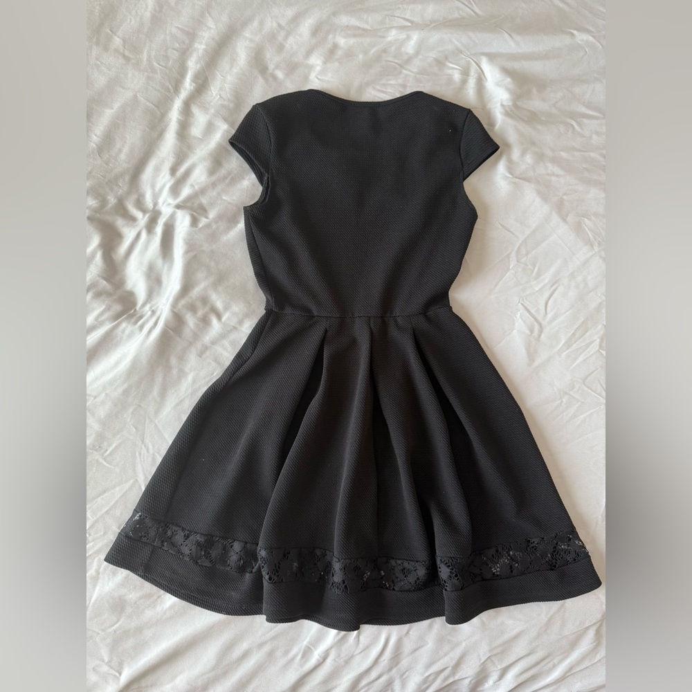 Paper Doll Dress - Picture 2 of 2